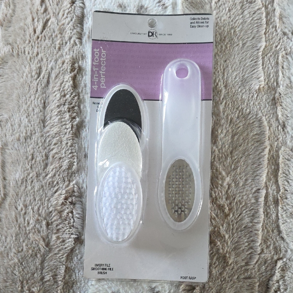 4-in-1 Foot Care Tool in White and Black